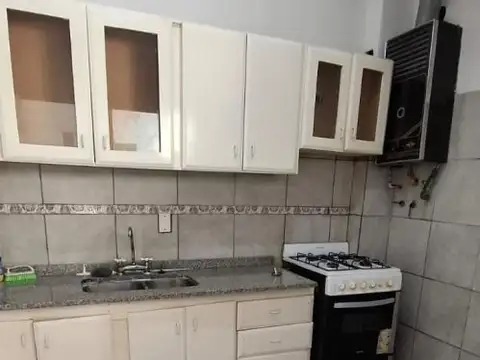 Depto Tipo Casa en Alquiler en Lomas del Mirador, $ 780.000