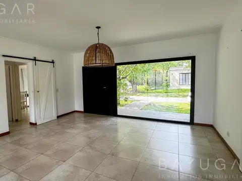 Casa en Venta con 6 cocheras
