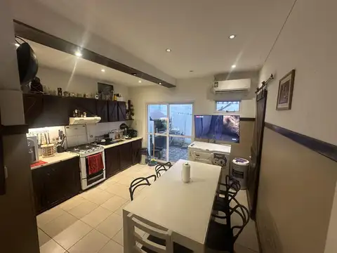 Venta PH 3 Ambientes en Olivos con Patio, Parrilla y Local Comercial