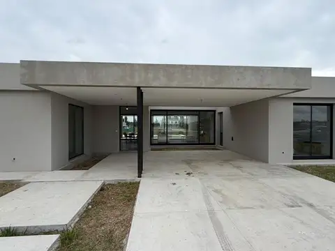 Casa en Venta en Countries y Barrios Cerrados en Escobar, USD 520.000