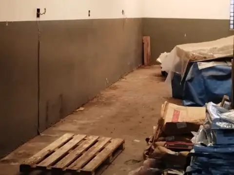 DEPOSITO 250 M2