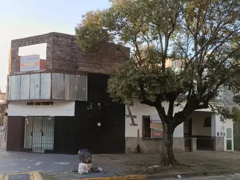 CASA.LOCAL- DEPARTAMENTO, PATIO-