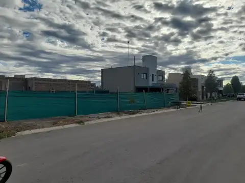 VENTA DE CASA EN POZO BARRIO PRIVADO CORTADERA III