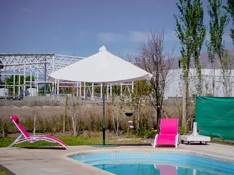 Casa en Alquiler con 2 cocheras