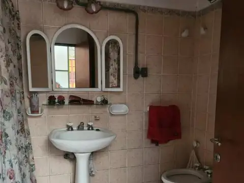 Departamento 5 ambientes con 2 baños