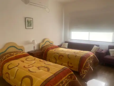 Casa en Alquiler Temporal con 1 cochera