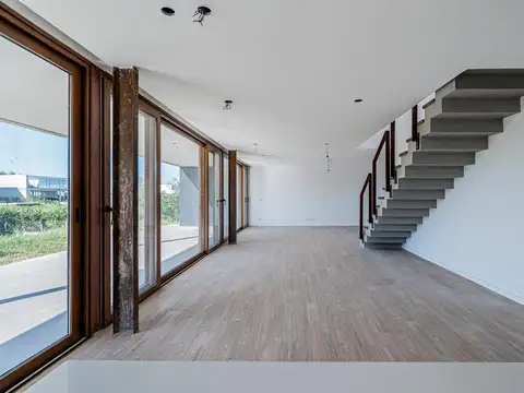 Casa en Venta en Laguna Grande, USD 680.000