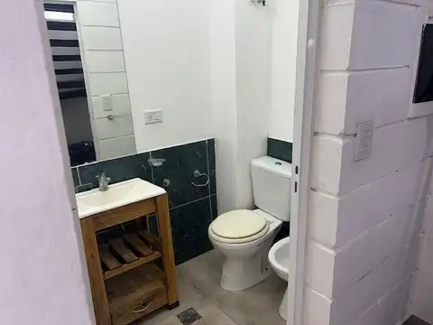 Casa 5 ambientes con 1 baño