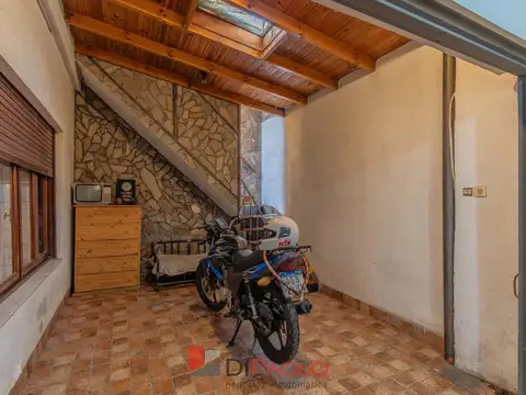 Depto Tipo Casa en Venta de 4 ambientes