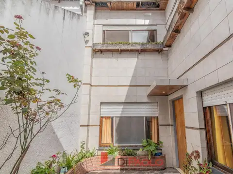 Depto Tipo Casa en Venta 40 años