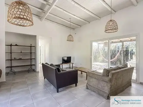 Casa 4 ambientes con 24 baños