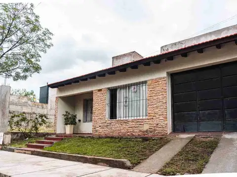 CASA 2 DORMITORIOS 800 MTS. COLEGIO MARISTAS