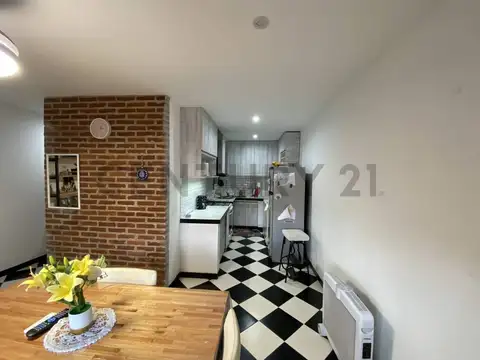 Venta PH 3 ambientes al Frente con Terraza