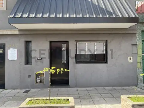 Venta PH 3 ambientes al Frente con Terraza