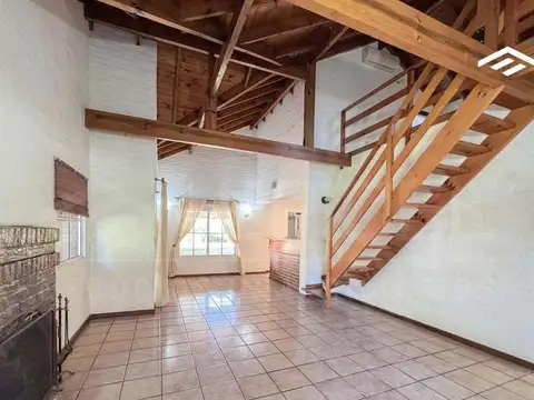 Casa 4 ambientes con 2 baños