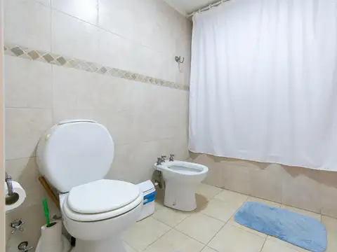Casa 7 ambientes con 3 baños