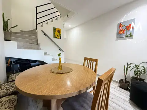 Depto Tipo Casa en Venta con 1 cocheras