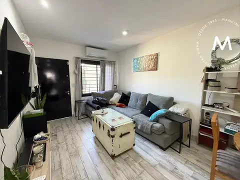 Depto Tipo Casa 4 ambientes con 2 baños
