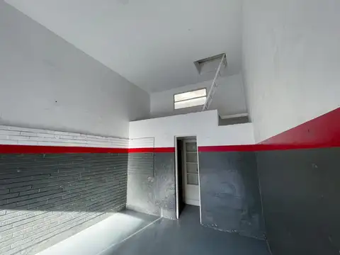 Local en Alquiler en Villa Pueyrredon, $ 550.000