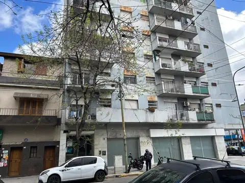 2 AMBIENTES AL FRENTE CON BALCON TERREZA DE 9 MTS X 2 MTS