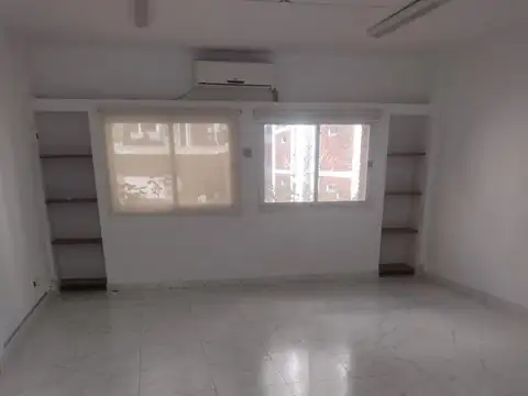 Oficina 2 ambientes con 1 baño