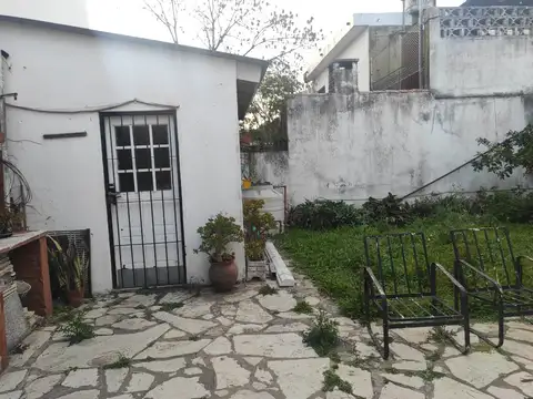Excelente Chalet  en zona residencial  precio  oportunidad   3 ambientes y garage