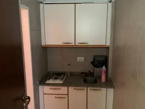 Oficina (Apto vivienda) céntrica a la venta.