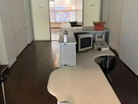Oficina (Apto vivienda) céntrica a la venta.