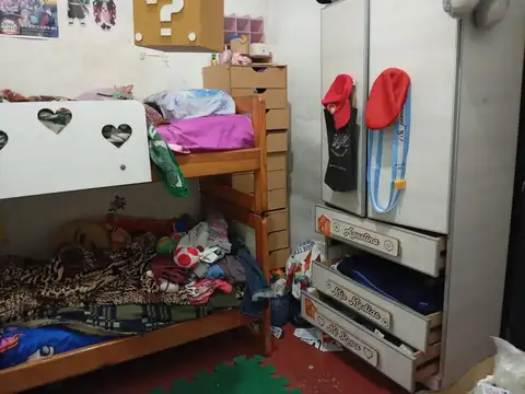 JOSE INGENIEROS. CASA 3 AMBIENTES C/COCHERA