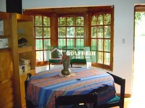 Casa en Venta con 2 cocheras