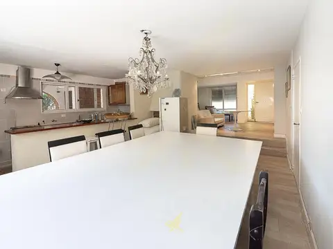 Casa 5 ambientes con 3 baños