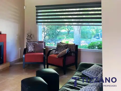 Casa en Venta con 6 cocheras