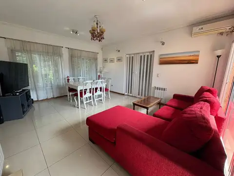 Casa 4 ambientes con 3 baños