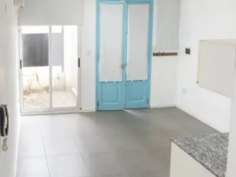 Depto Tipo Casa en Alquiler de 2 ambientes