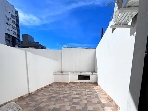 Departamento en Alquiler en Abasto, $ 450.000