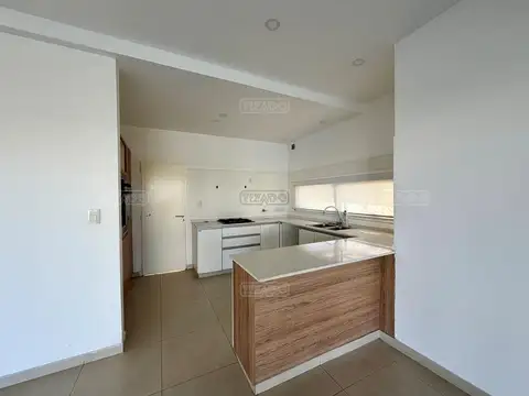 Casa en Alquiler en Pilar del Este - Santa Lucia, USD 1.300