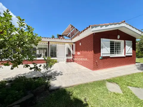 Vende Casa en Cantegril, Punta del Este de 3 dormitorios.