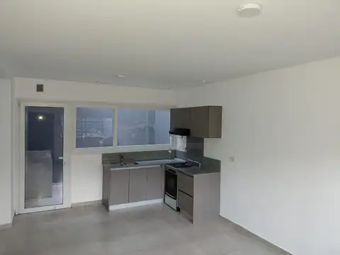 Departamento en Alquiler en Castelar, $ 900.000