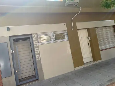 OFICINA EN PB AL FRENTE CON ENTRADA INDEP. - A ESTRENAR -  USOS VARIOS !