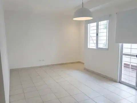 Alquiler Departamento 1 dormitorio con patio 