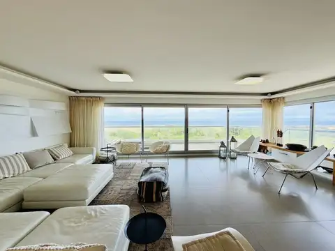 Espectacular apartamento en primera línea de la Brava. 3 suites- dependencia.