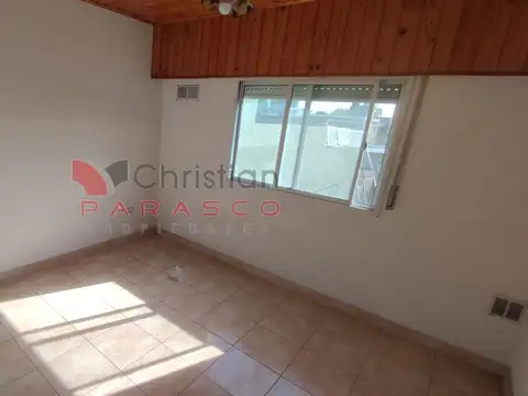 Depto Tipo Casa en Alquiler de 3 ambientes