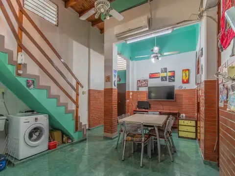 Depto Tipo Casa 4 ambientes con 2 baños