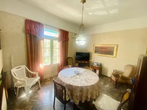 Timoteo Gordillo 1700, Piso 1