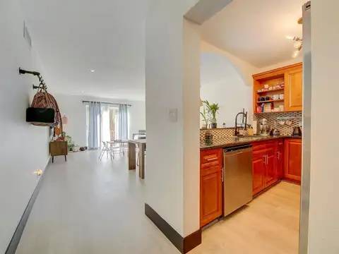 18111 NW 68th Ave #I210 Hialeah, FL 33015-3956