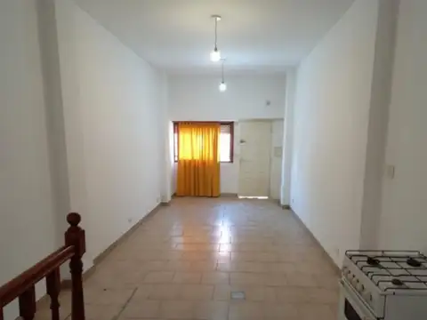 Dúplex en Venta 2 ambientes con Patio y Lavadero El Palomar