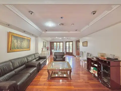 VENTA CASA 8 AMBIENTES FLORES