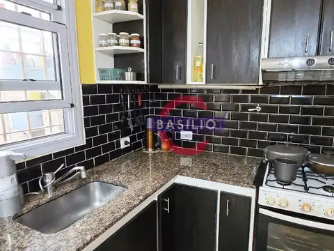 VENTA MUY BUEN DÚPLEX 4 AMBIENTES CON PATIO EN FLORIDA OESTE