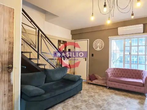 Depto Tipo Casa en Venta con 1 cocheras