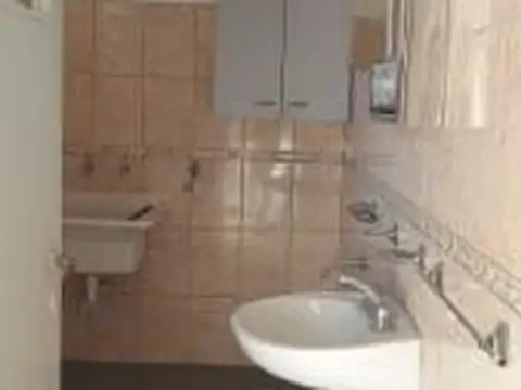 Casa en venta - 5 Dormitorios 3 Baños - Córdoba